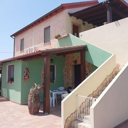 奔突和太阳住宿加早餐旅馆 费尔蒂利亚 外观 照片